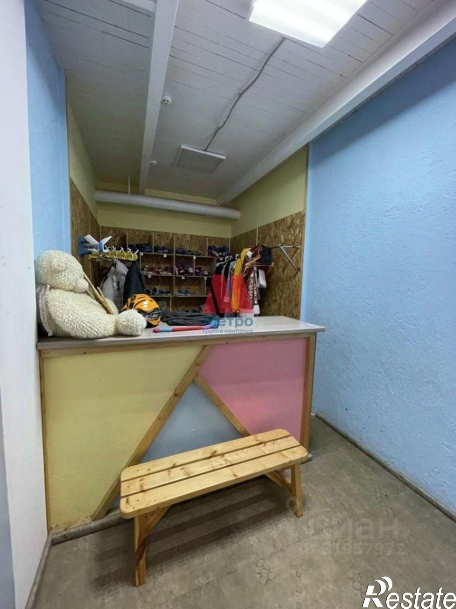 Сдать ОСЗ, отдельно стоящее здание за 299 700 рублей на улица Кирова, 12Б