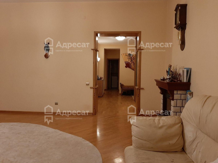 4-комн квартира ул. Огарева,  д.1