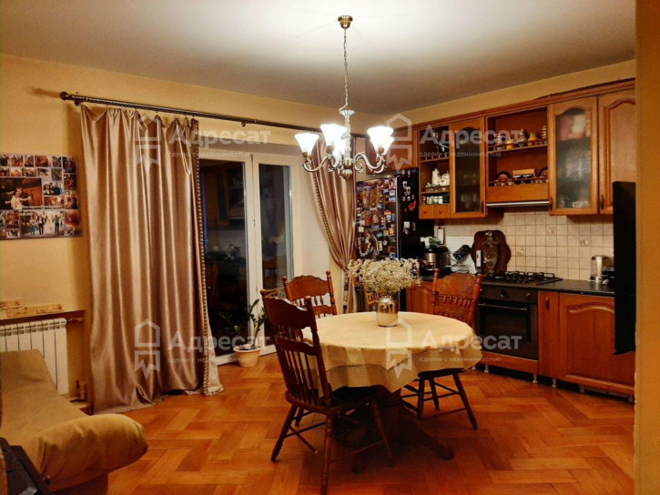 4-комн квартира ул. Огарева,  д.1