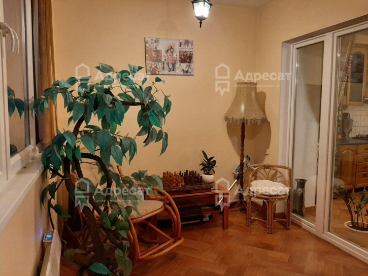 4-комн квартира ул. Огарева,  д.1