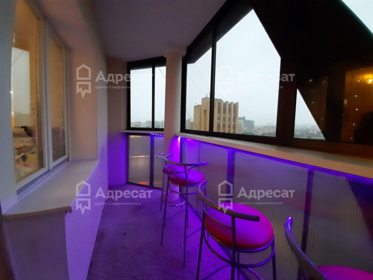 4-комн квартира ул. Огарева,  д.1