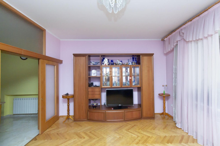 3-комн квартира Шиллера, 46/2