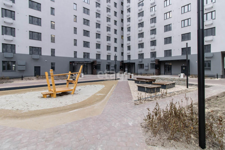 3-комн квартира Новгородская, 14