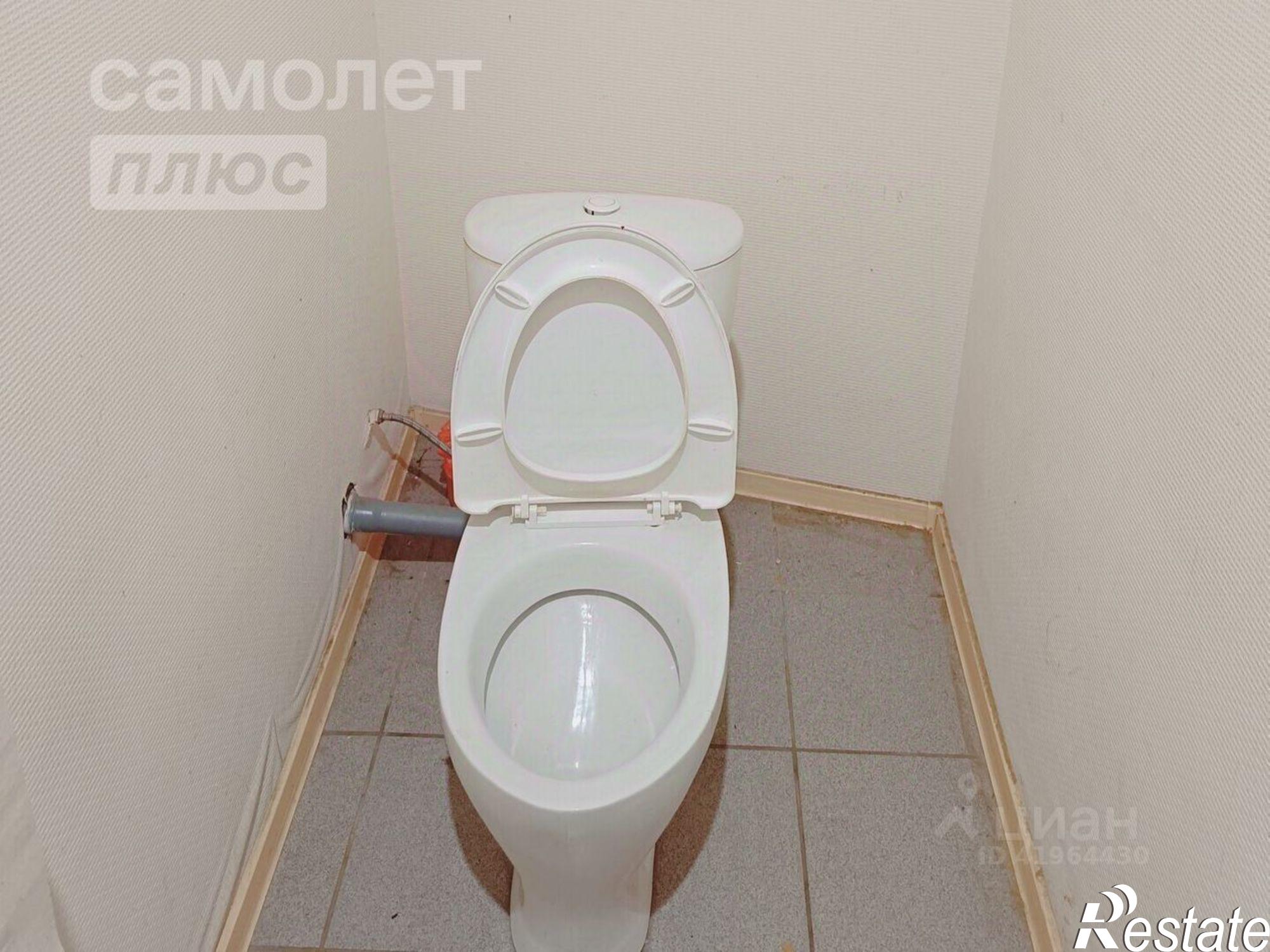 Купить торговое помещение за 6 108 300 рублей на Ухтинское шоссе, 2
