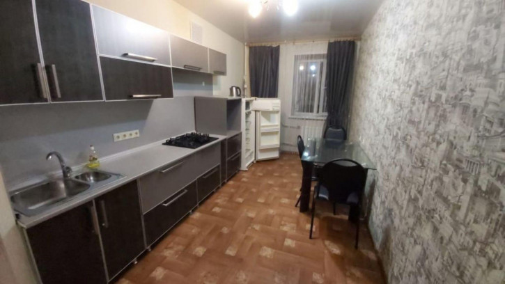 3-комн квартира Славная ул, 12
