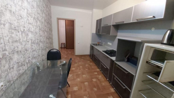 3-комн квартира Славная ул, 12