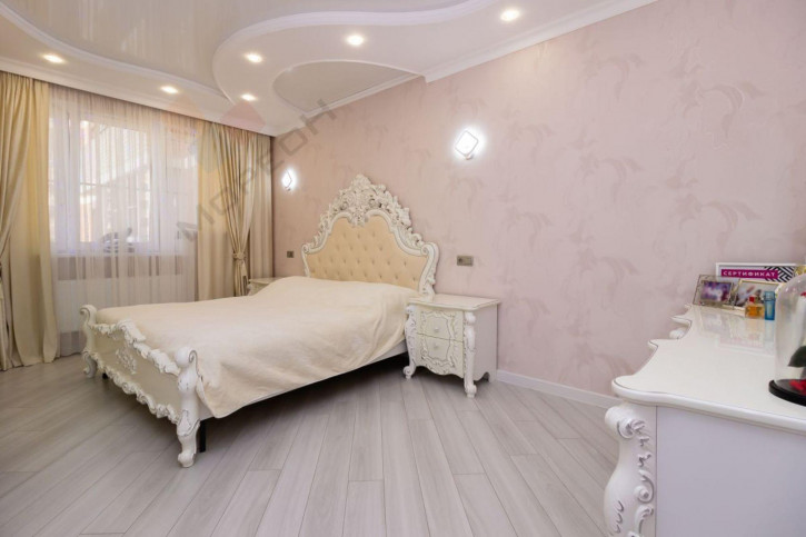 3-комн квартира Писателя Знаменского пр-кт, 34