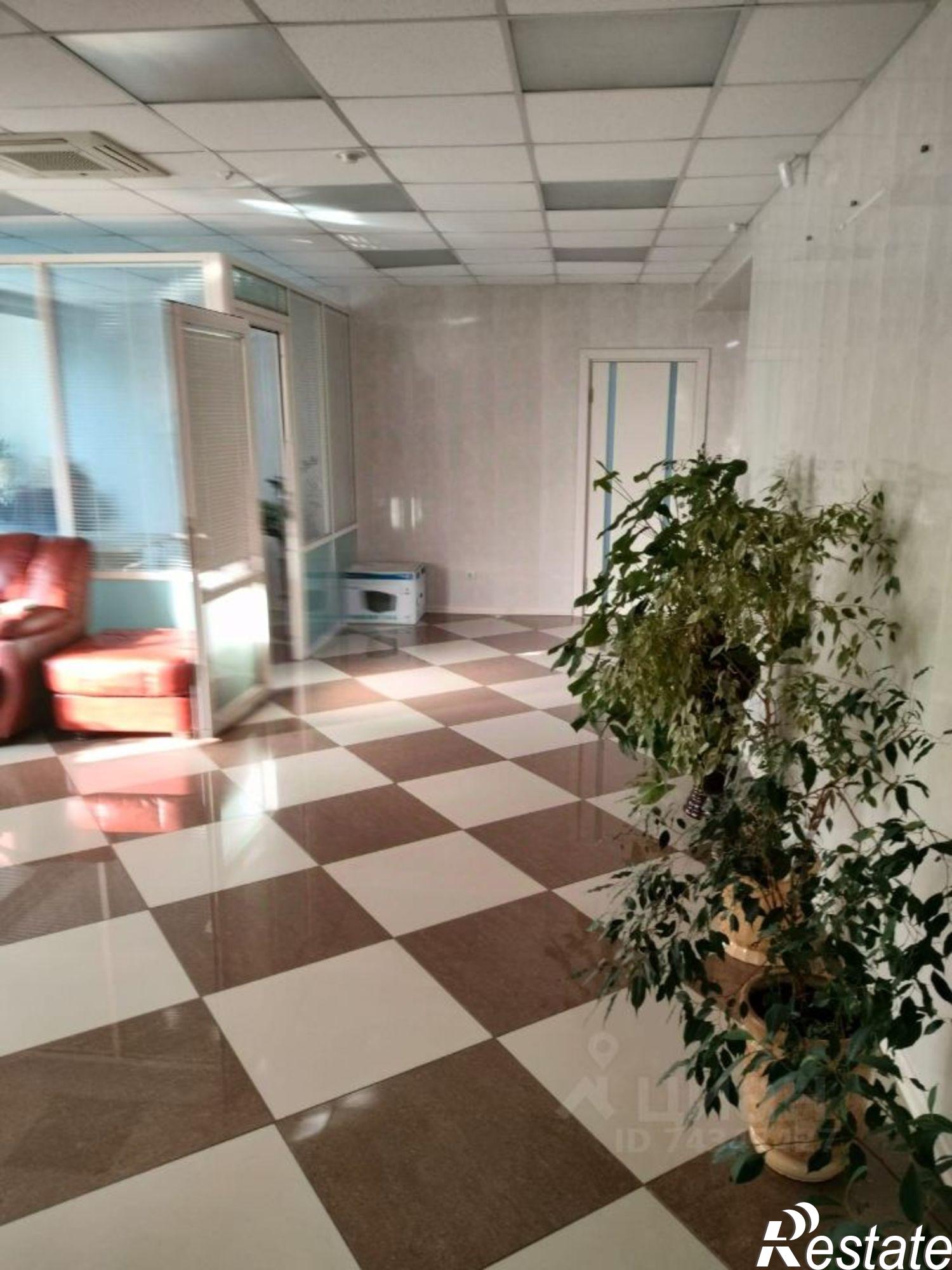 Купить офис, помещение под офис за 6 500 100 рублей на улица Ленина, 121А