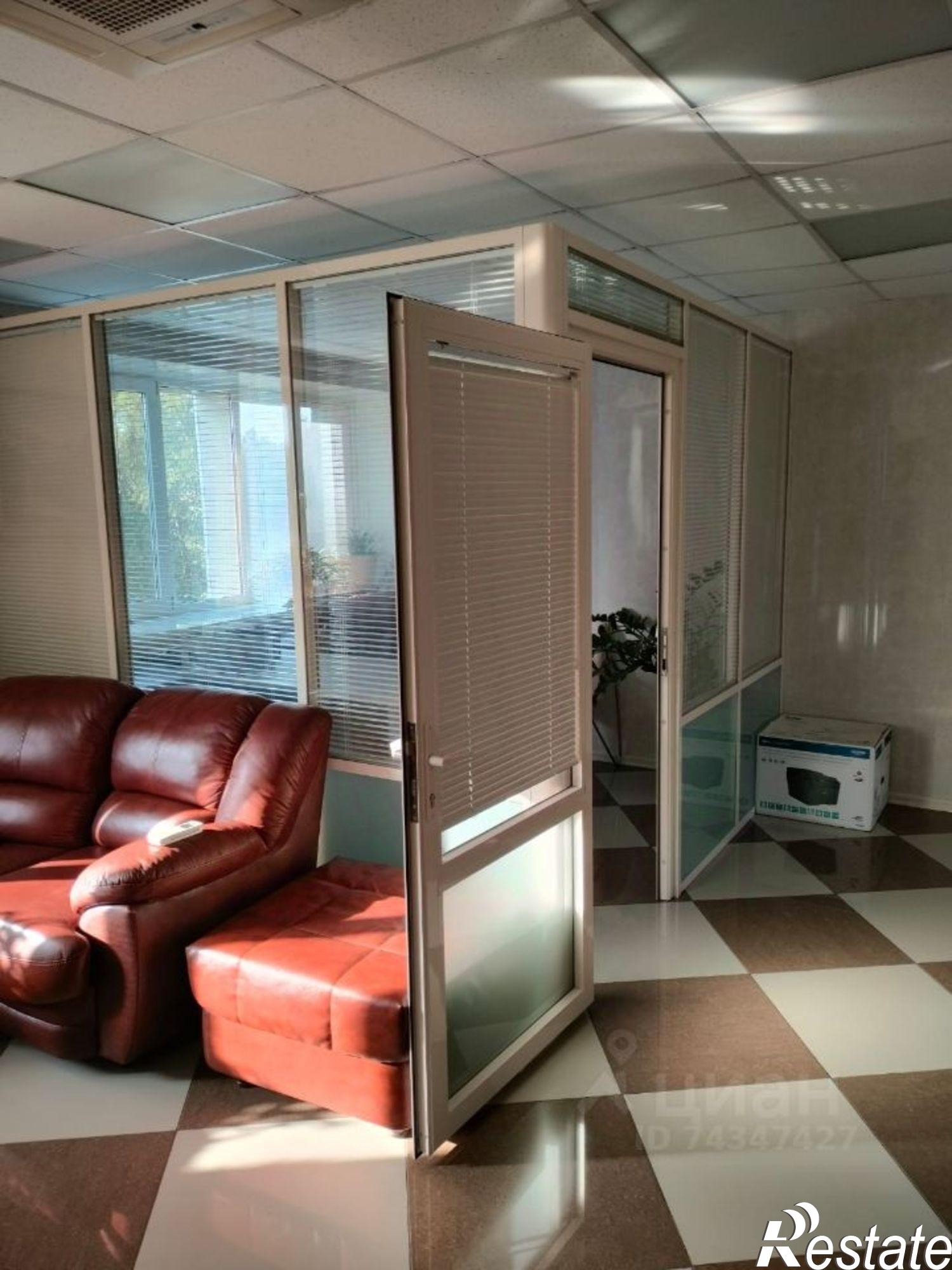 Купить офис, помещение под офис за 6 500 100 рублей на улица Ленина, 121А