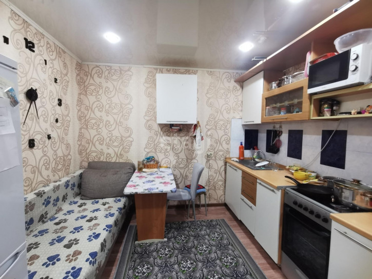 Комната Республики, 229