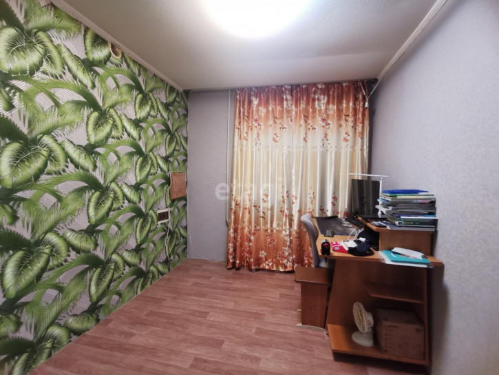 Комната Республики, 229