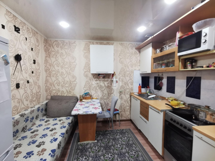 Комната Республики, 229