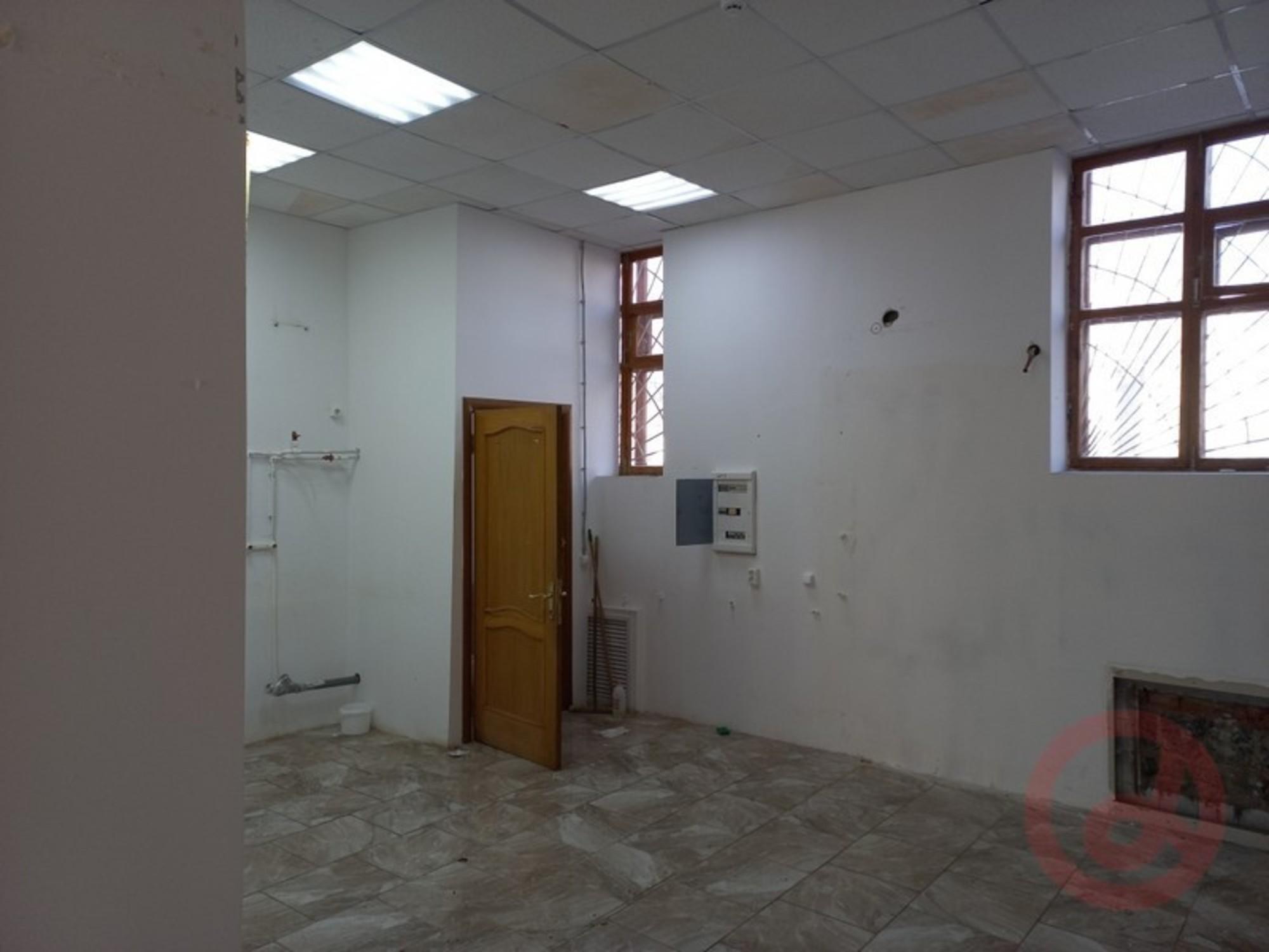 Купить торговое помещение за 10 750 000 рублей на Победы улица, 132