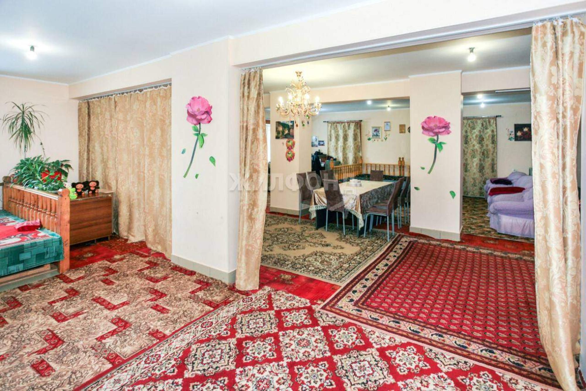 Купить дачу, дом, коттедж за 15 890 000 рублей на Есенина улица
