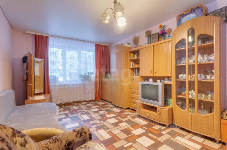 4-комн квартира улица Солодунова, 49а
