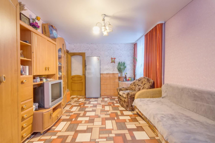 4-комн квартира улица Солодунова, 49а