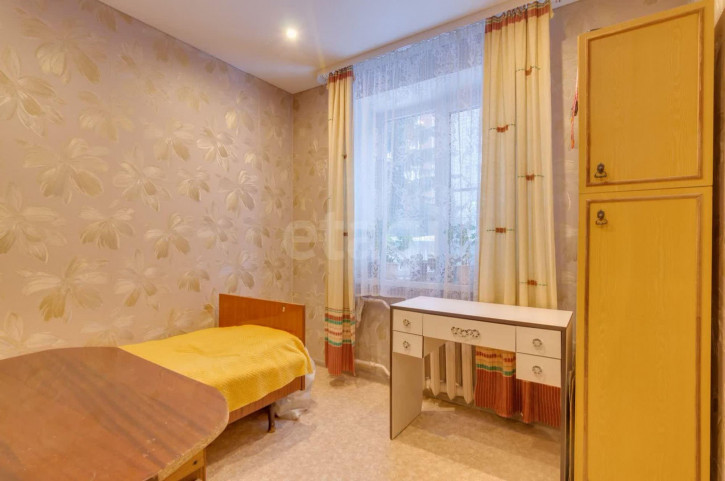 4-комн квартира улица Солодунова, 49а