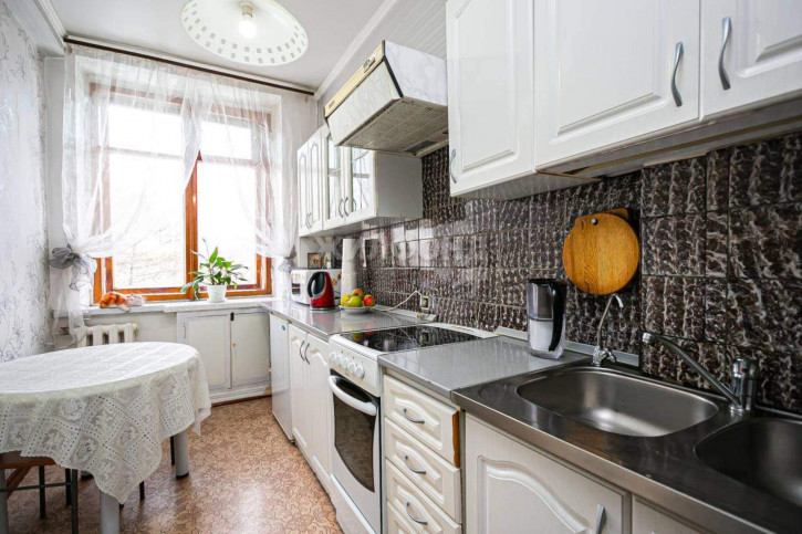 3-комн квартира Глинки улица, д.10