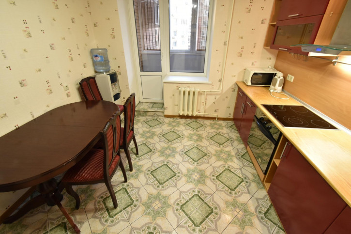 2-комн квартира Ленина ул, 99