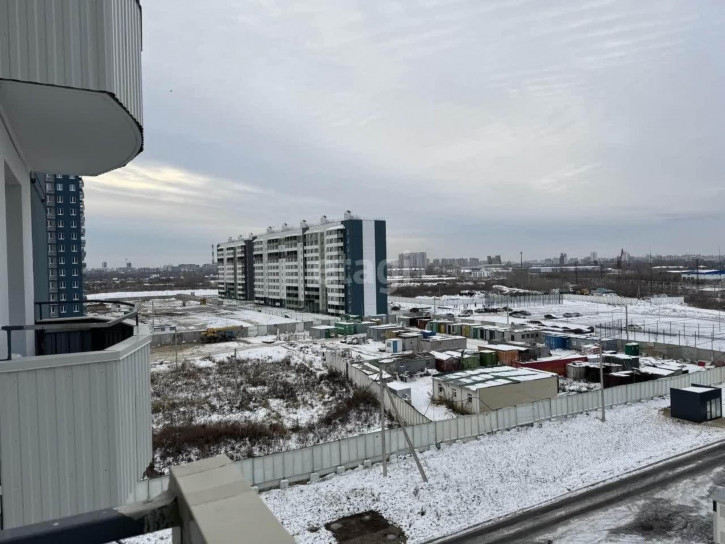 1-комн квартира в новом доме Героев космоса, 13