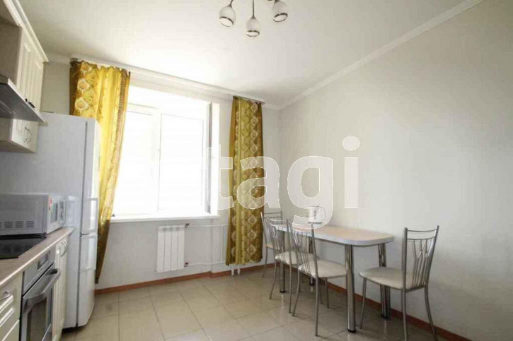 2-комн квартира Комсомольская, 75