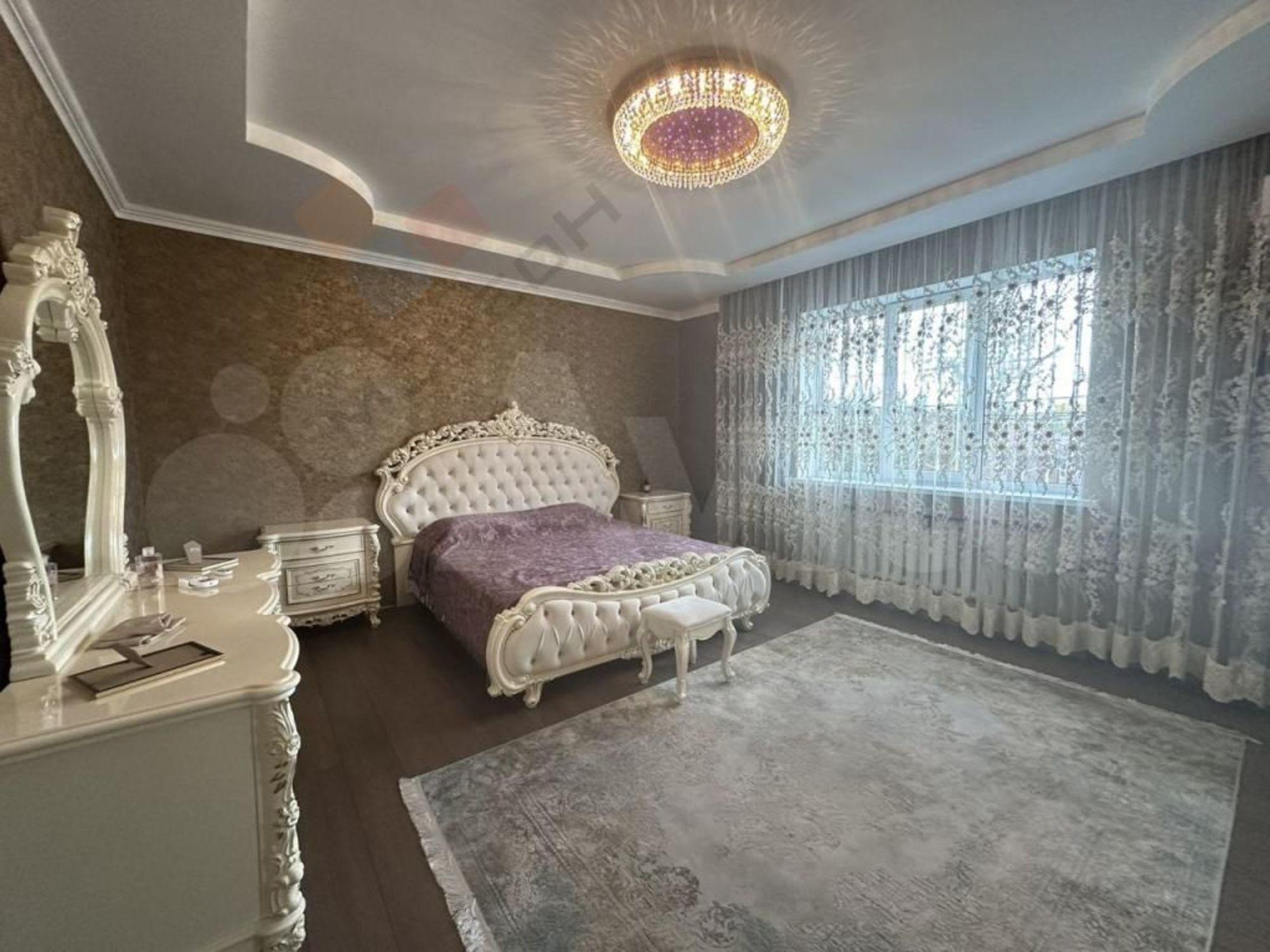 Купить дачу, дом, коттедж за 34 300 000 рублей на Будённого ул, 211