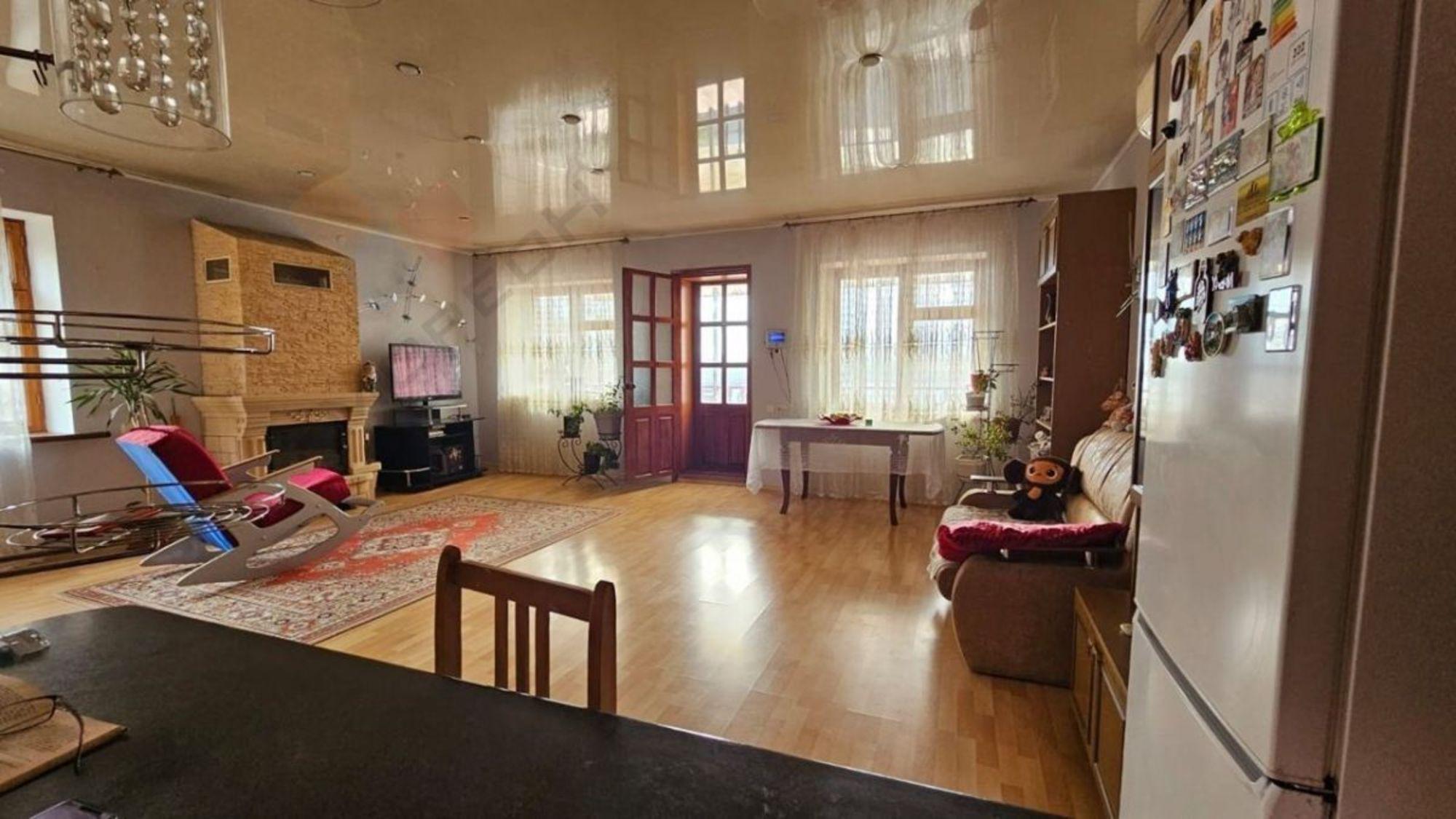 Купить дачу, дом, коттедж за 19 000 000 рублей на Автолюбителей ул, 18