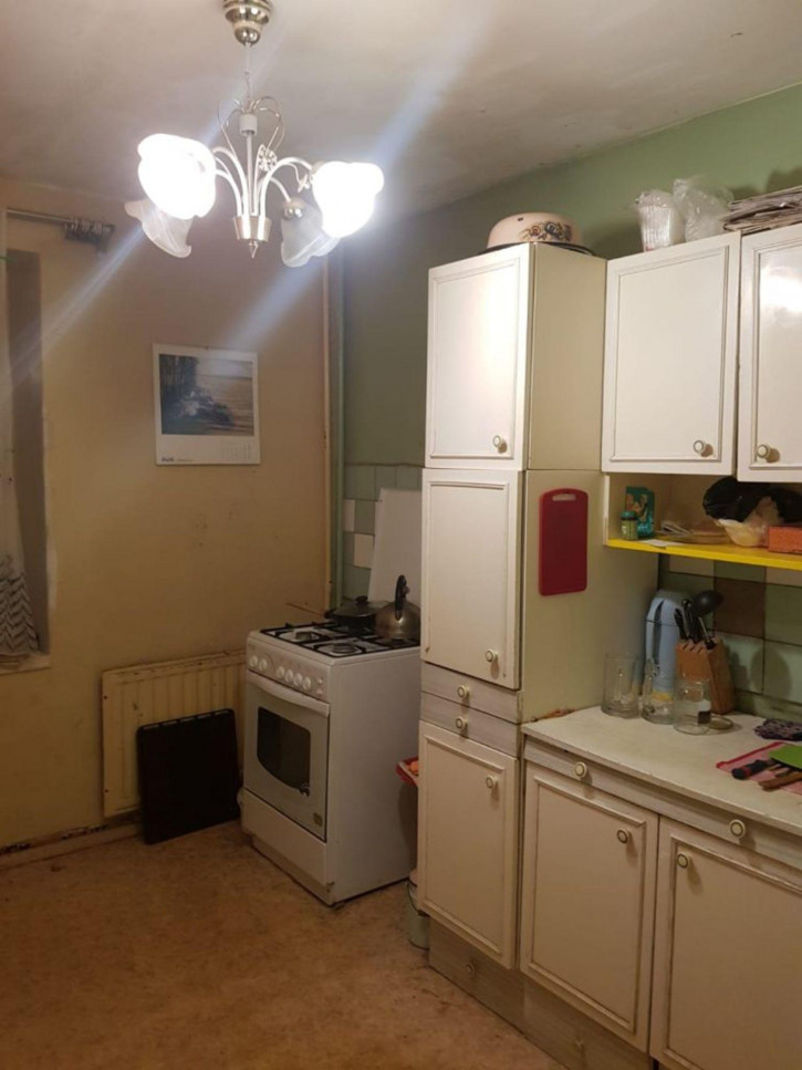 4-комн квартира Краснодонцев ул, 94