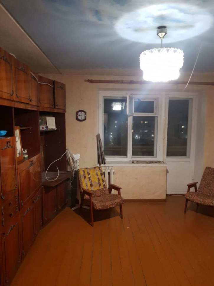 4-комн квартира Краснодонцев ул, 94