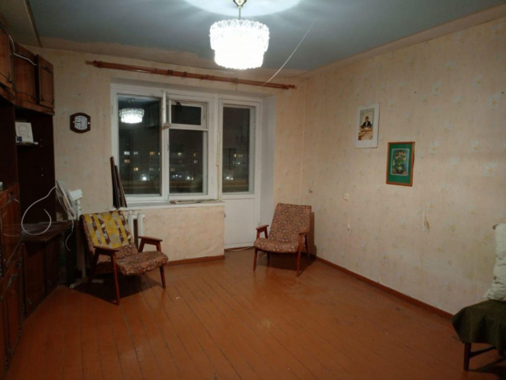 4-комн квартира Краснодонцев ул, 94