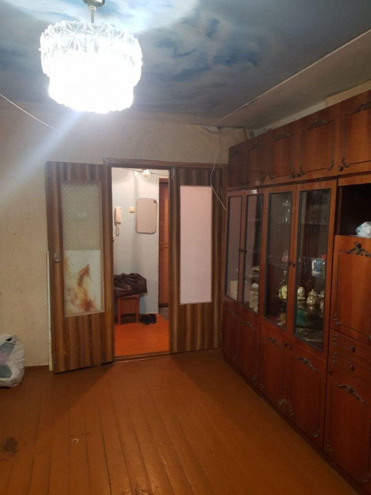 4-комн квартира Краснодонцев ул, 94