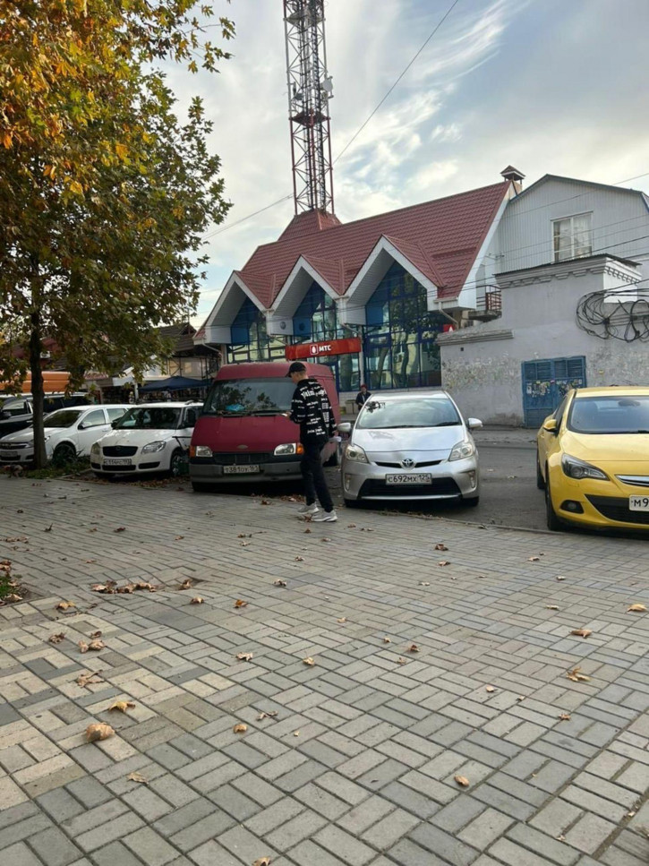 2-комн квартира улица Горького, 56