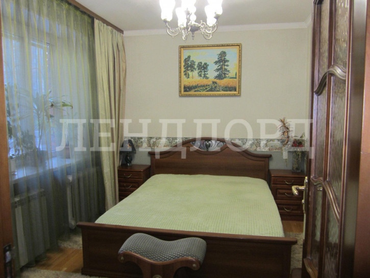 3-комн квартира улица Зорге, 66