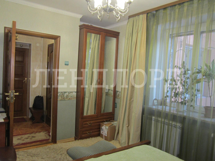 3-комн квартира улица Зорге, 66