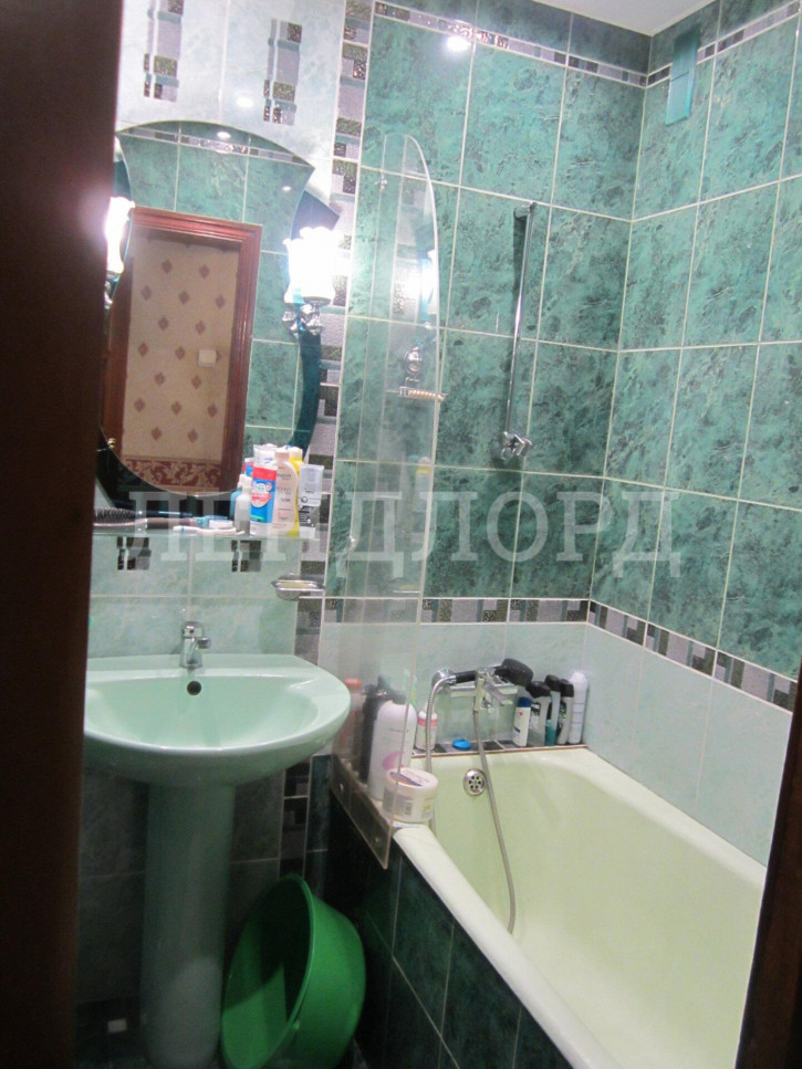3-комн квартира улица Зорге, 66