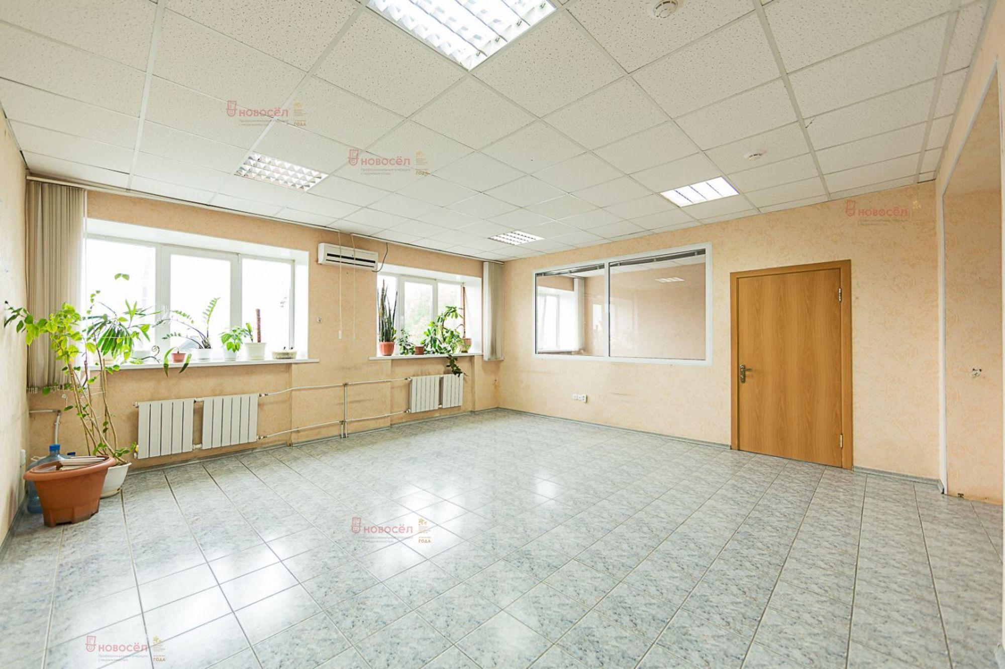 Сдать торговое помещение за 116 500 рублей на Леонтьева 26