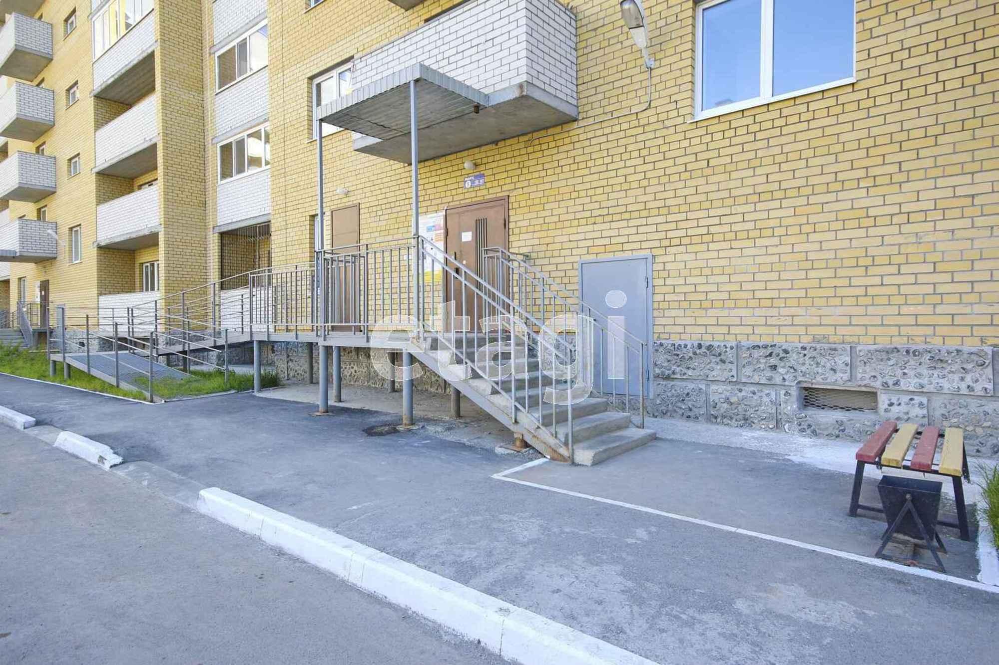 Купить квартиру за 7 650 000 рублей на Избышева, 8