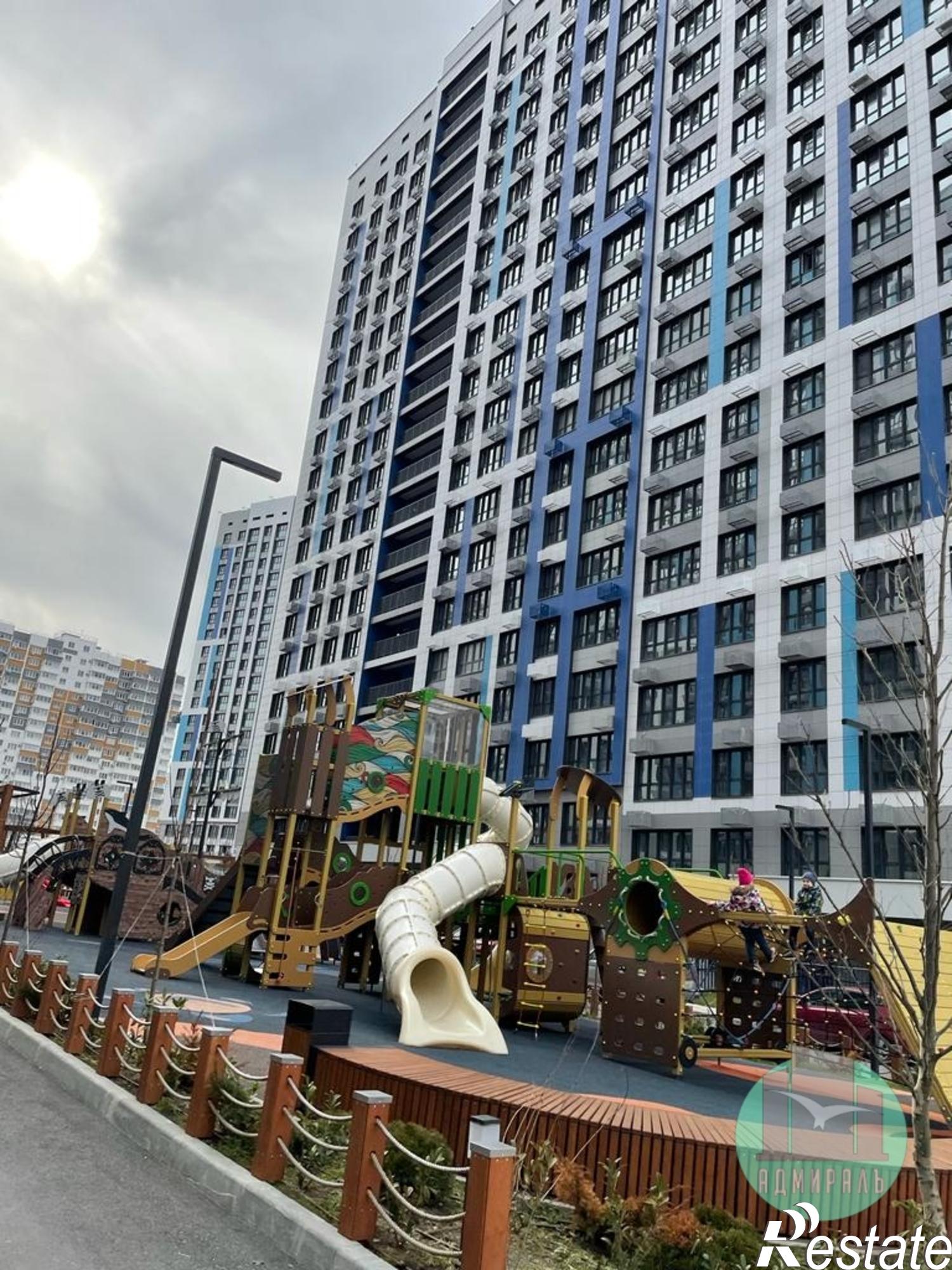 Продажа 2-комн квартиры муниципальное образование Новороссийск,Алексея Матвейкина улица,1Ак4