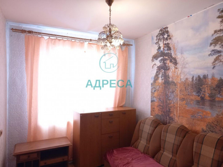 4-комн квартира Ливенская ул, 126