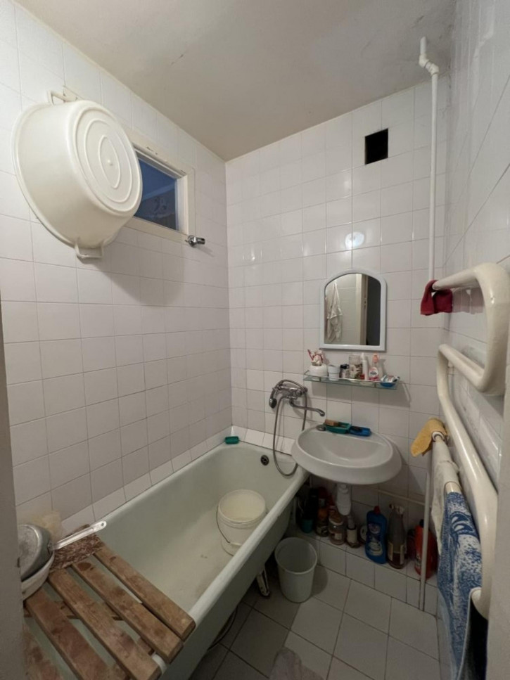 2-комн квартира Долина Роз ул, 8