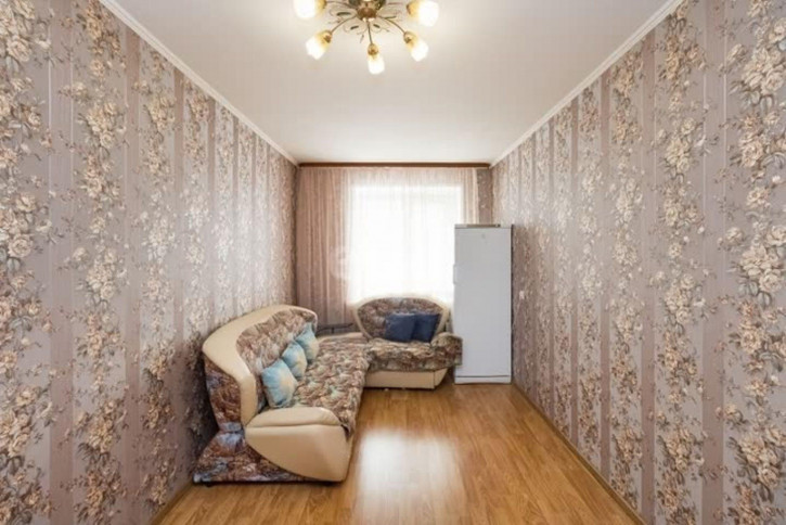 3-комн квартира Мельникайте, 50