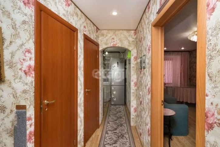 3-комн квартира Мельникайте, 50