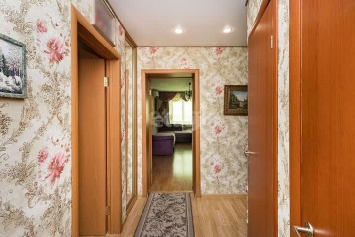 3-комн квартира Мельникайте, 50