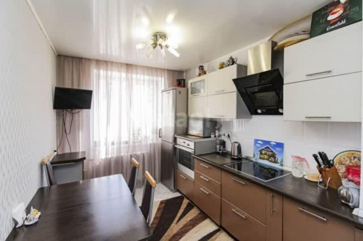 3-комн квартира Домостроителей, 18