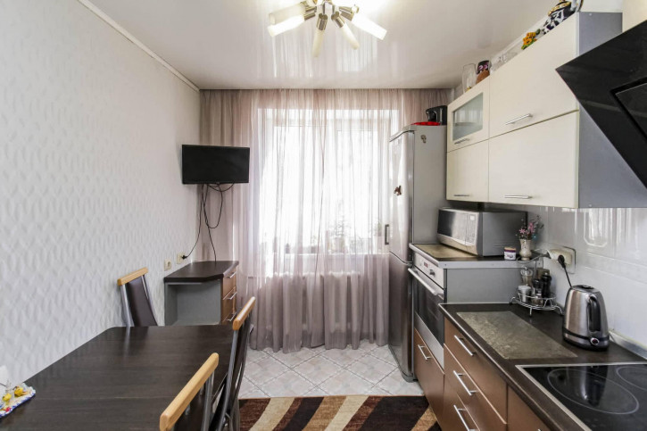 3-комн квартира Домостроителей, 18