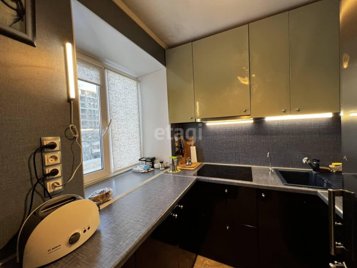 3-комн квартира Республики, 39