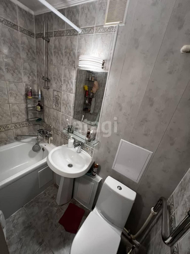 3-комн квартира Республики, 39