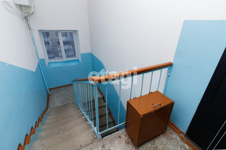 2-комн квартира Мельникайте, 50