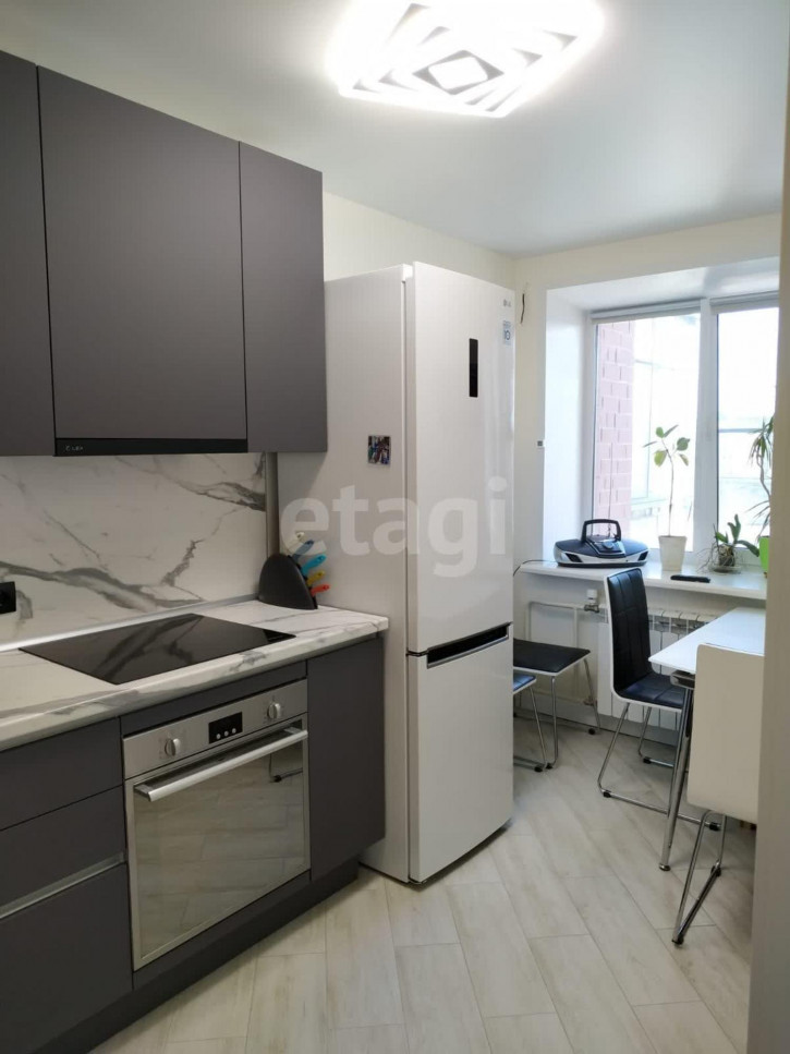 2-комн квартира 8 Марта, 80