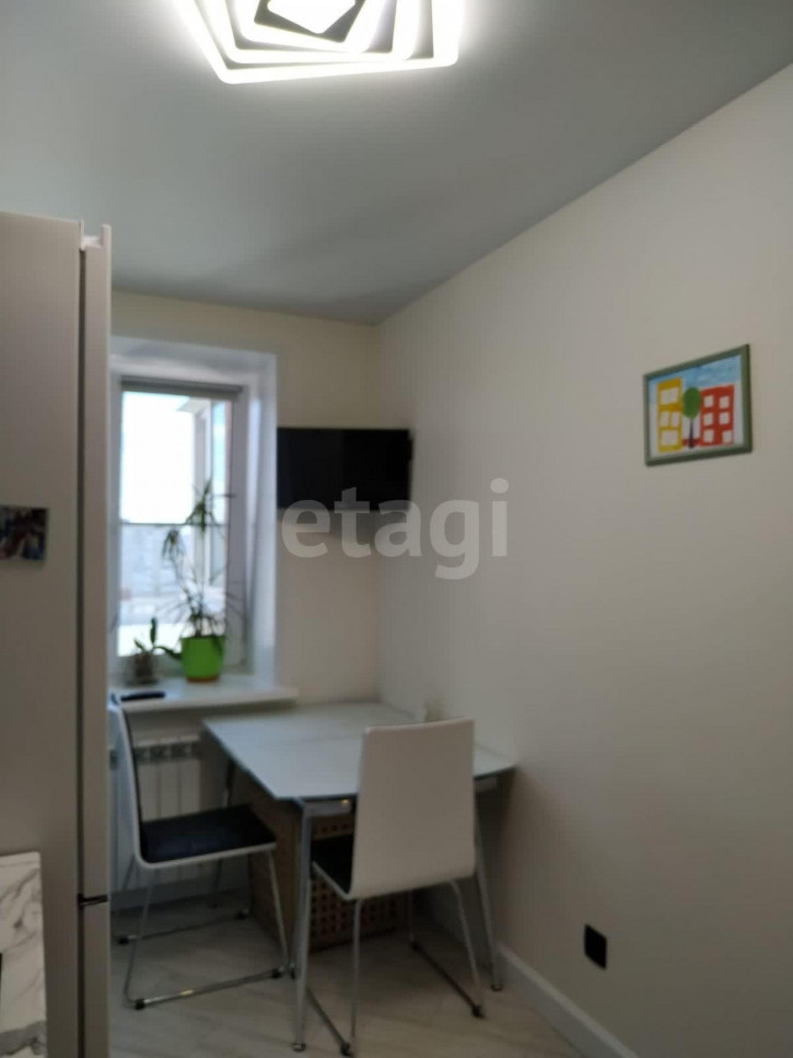 2-комн квартира 8 Марта, 80